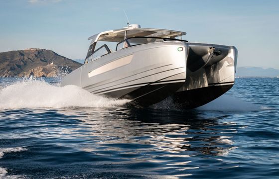 Motorboat YOT YOT 36 600hp