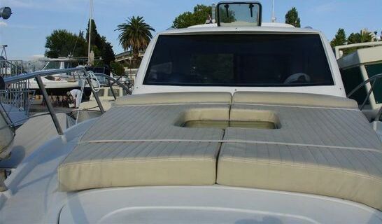 Motorboat Instar Reful Elegance 30 265hp