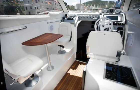 Motorboat Instar Reful Elegance 30 265hp