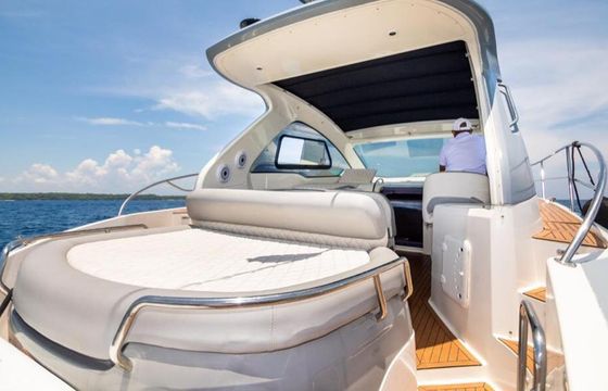 Motorboat Bavaria 35 1050hp