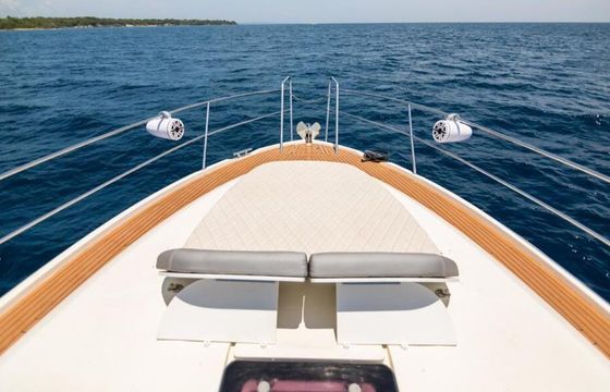 Motorboat Bavaria 35 1050hp