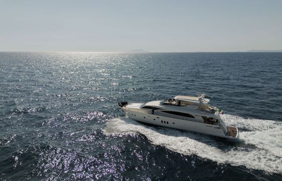 Motor yacht Canados 90 3600hp