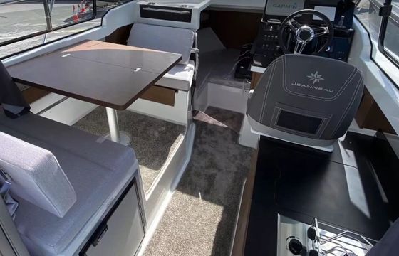 Motorboat Jeanneau Merry Fisher 795 200hp