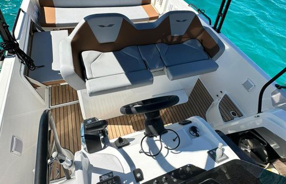 Motorboat Beneteau Flyer 8 300hp