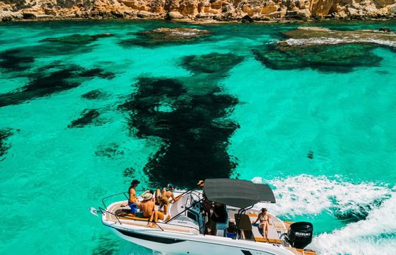 Motorboat Beneteau Flyer 8 300hp