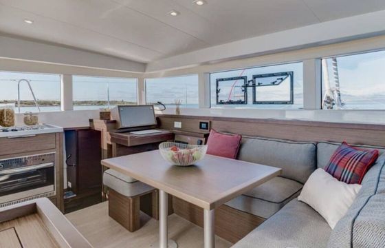 Catamaran Lagoon 40 11.8m