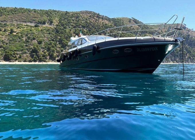 Motor yacht Innovazione e Progetti Alena 56 Sport Coupe Hard TOP 1600hp