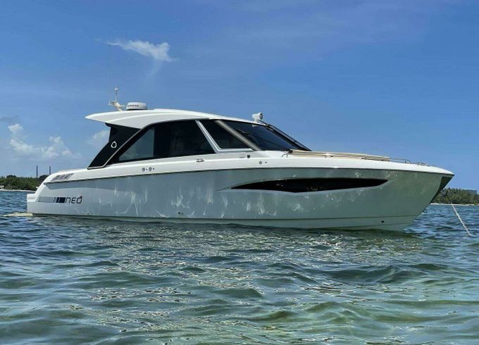 Motorboat Jeanneau Leader 36 600hp