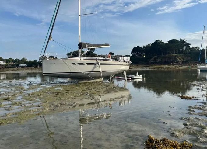Sailboat Jeanneau Llampuga Sun Odessey 349 Limited Edition 10.4m