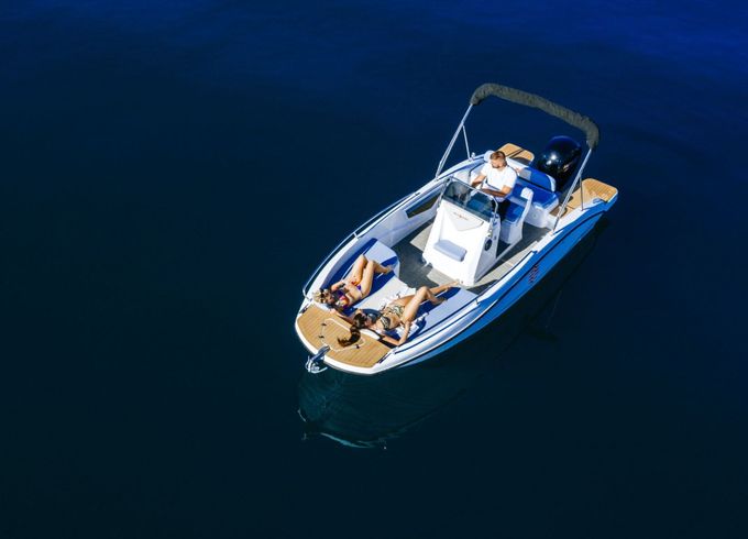 Motorboat Oktogon Venturo 21S 150 150hp