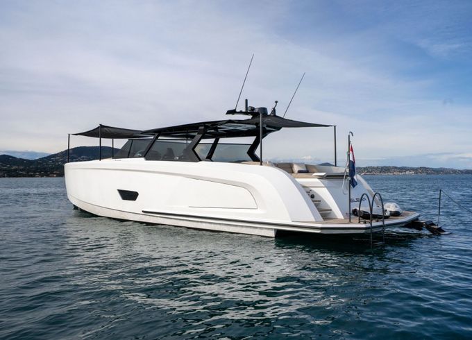 Motorboat Vanquish Yachts Vanquish 58 1450hp