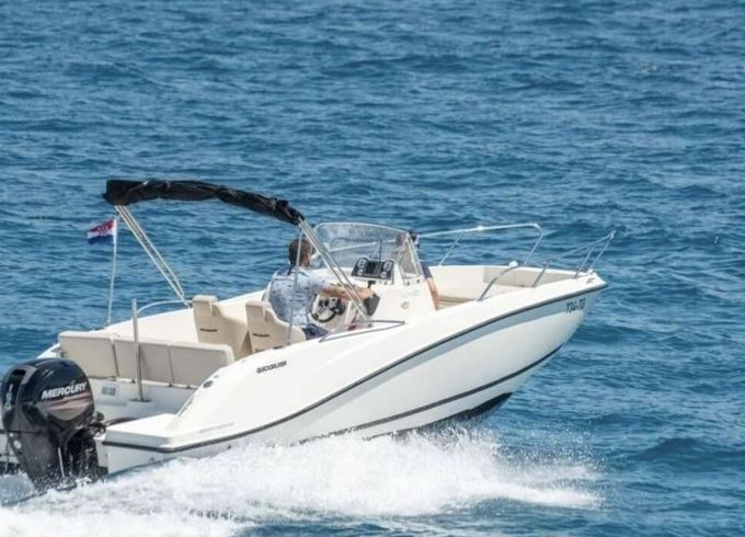 Motorboat Quicksilver 675 Open 150hp