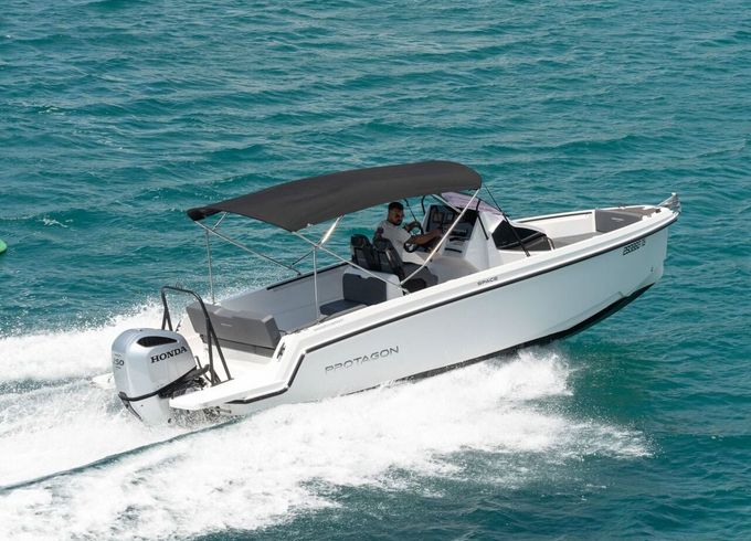 Motorboat Protagon 25 Space 250hp