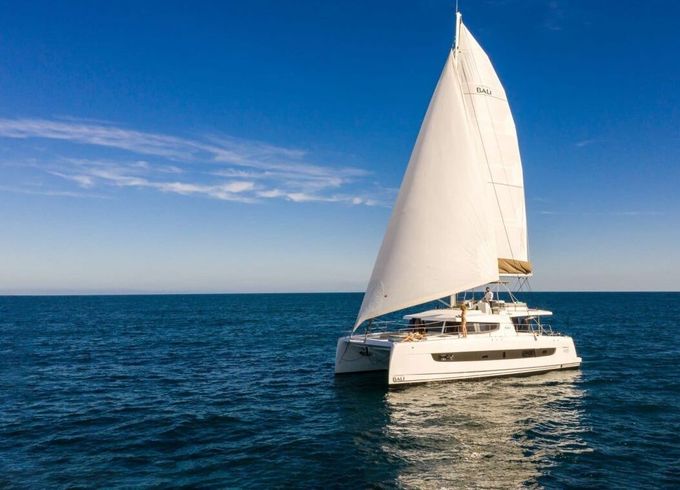 Catamaran Catana Group Bali 4.6 - 5 + 2 cab. 14m