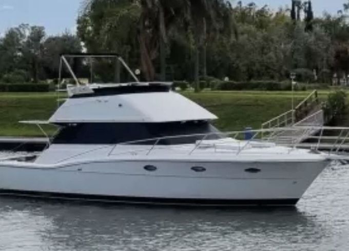 Motorboat UNIESSE MARINE 42 FLY 900hp
