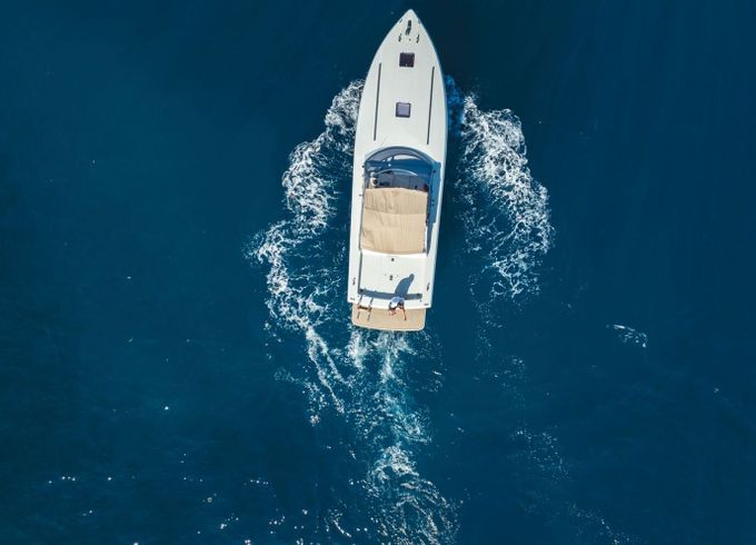 Motorboat Baia 40 900hp
