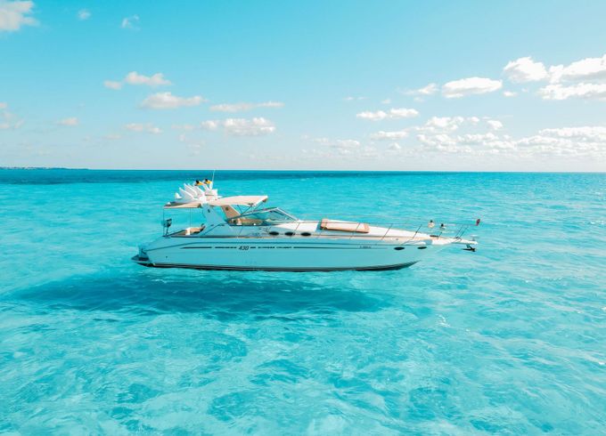 Motor yacht Sea Ray Sundancer 43
