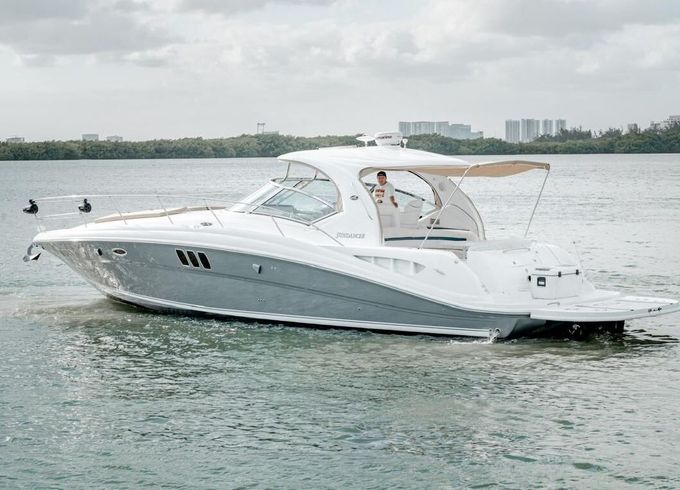 Motorboat Sea Ray Sundancer 500hp