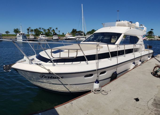 Motorboat Intermarine Oceanic 36