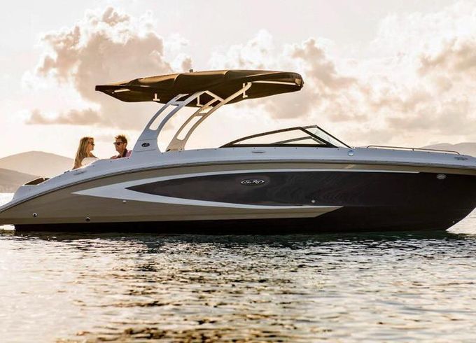 Motorboat Sea Ray 270 300hp