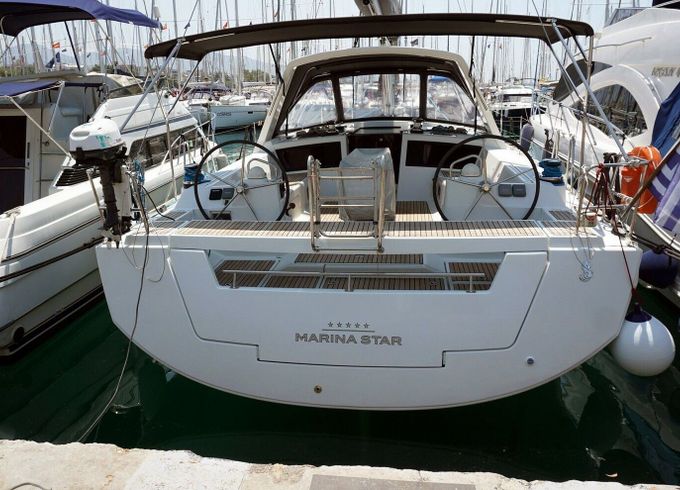 Sailboat Beneteau Oceanis 48 14.6m