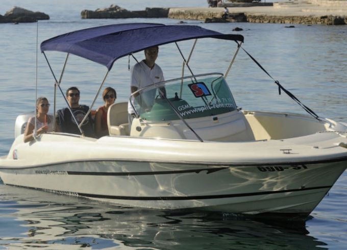 Motorboat Jeanneau Cap Camarat 715 200hp