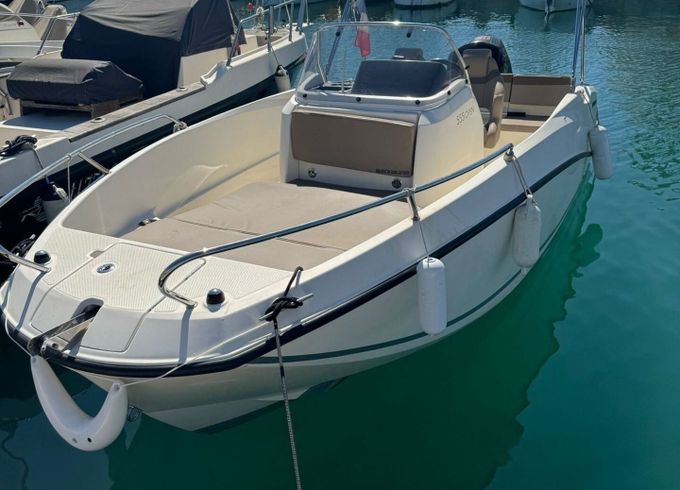 Motorboat Quicksilver Activ 555 Open 115hp