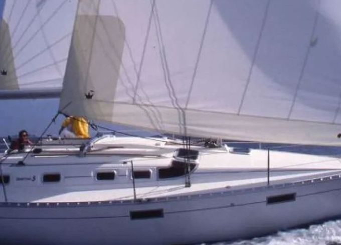 Sailboat Beneteau Oceanis 370 10.6m