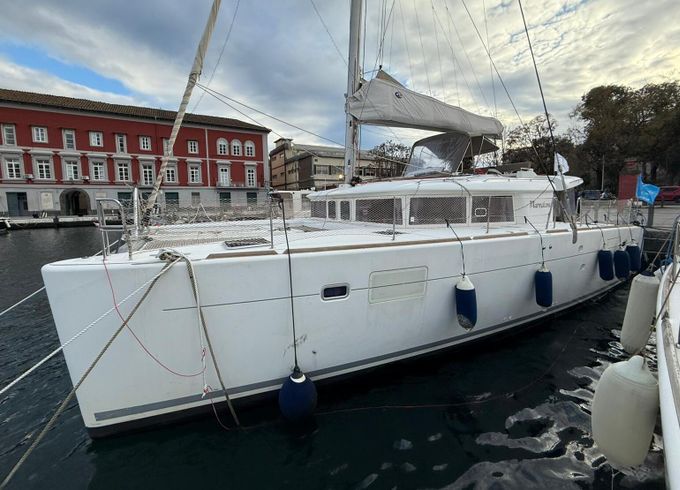 Catamaran LAGOON 450F 13.96m