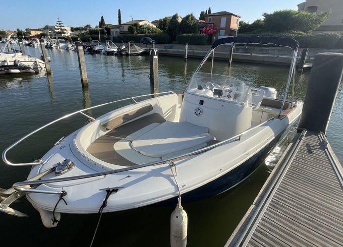 Motorboat Jeanneau Cap Camarat 6.25 150hp