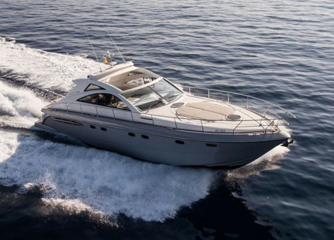 Motorboat Fairline Targa 52 715hp