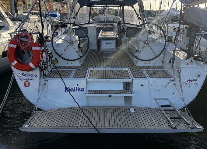 Sailboat Beneteau Oceanis 41 12.43m