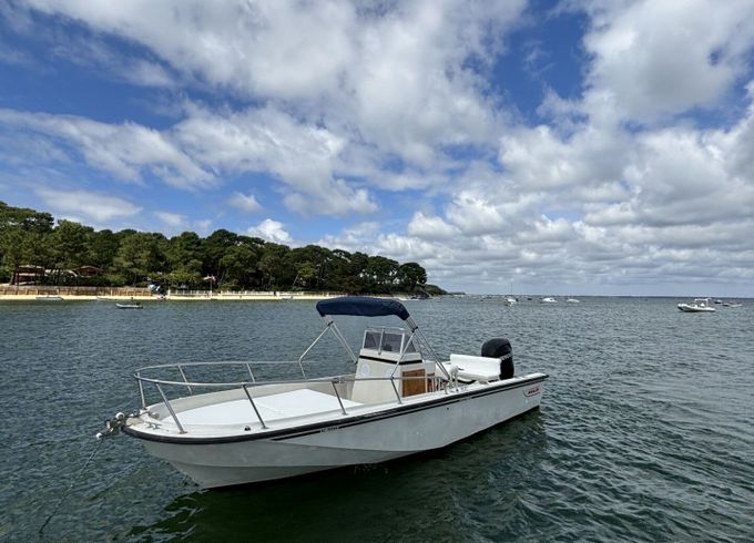 Motorboat Boston Whaler Outrage 22 225hp
