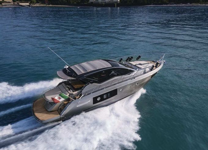 Motor yacht Cranchi M44 Ht 800hp