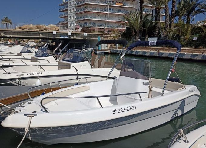 Motorboat Marine Site 17 open