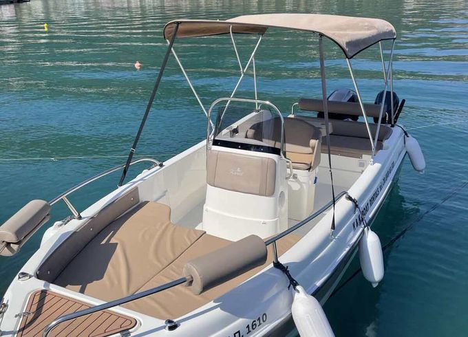 Boat without licence  Karel ITHACA 550 with TOHATSU 30HP 4STROKE ENGINE 30hp