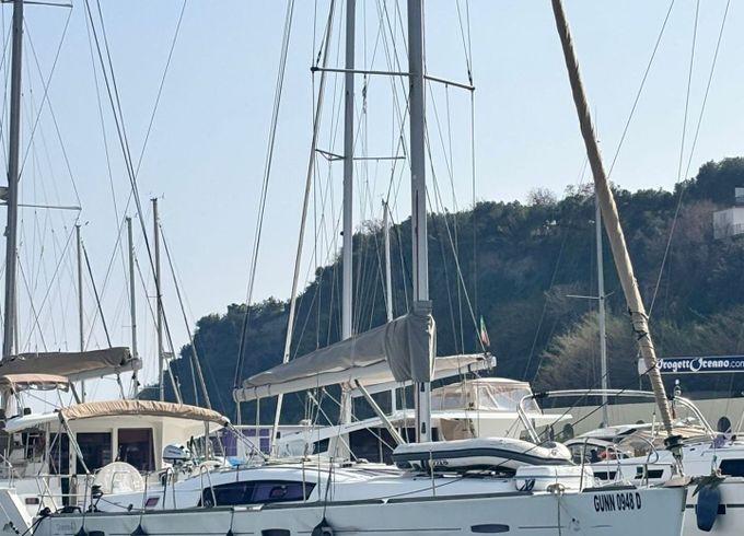Sailboat Beneteau Oceanis 43 12.75m