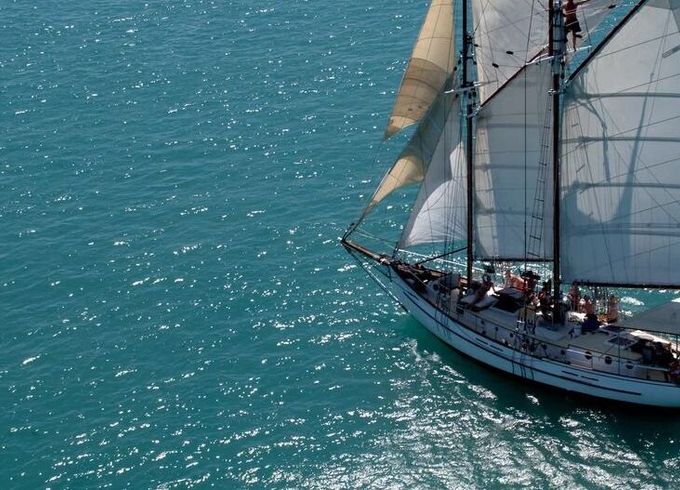 Sailboat Classic Gaff-rigged Schooner Gloucester schooner 20m