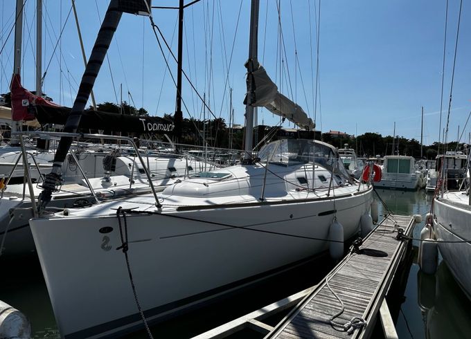 Sailboat Beneteau First 31.7 9.85m