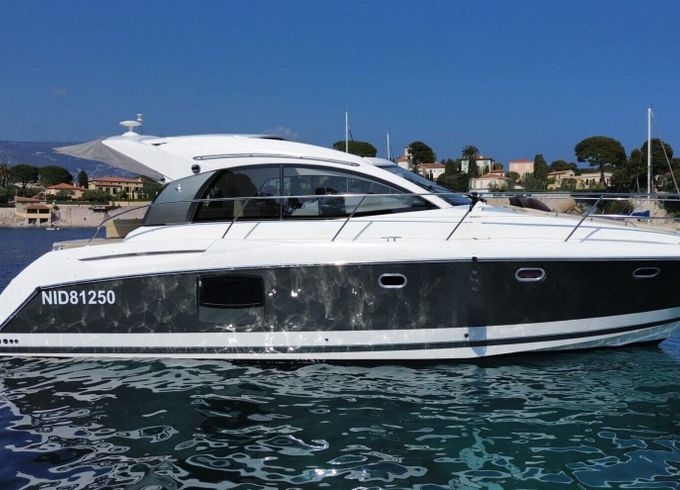 Motor yacht Prestige 38S 600hp