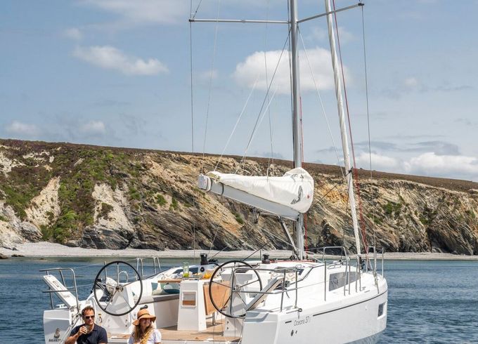 Sailboat Beneteau Océanis 37.1 11.9m