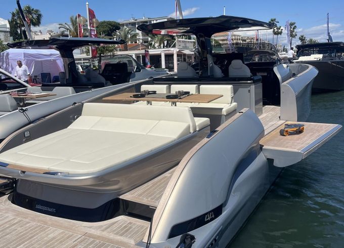 Motorboat Solaris Power 44 Open 960hp