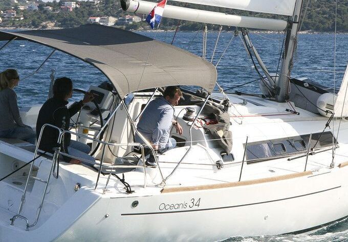 Sailboat Beneteau Oceanis 34.2 10.34m