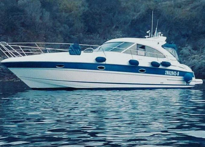 Motorboat Bavaria 35HT 620hp