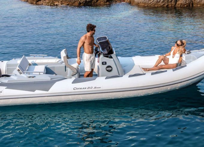 RIB Ranieri International Cayman 21 40hp