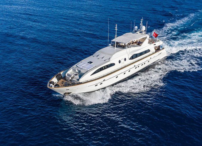 Motor yacht Falcon 115 2285hp