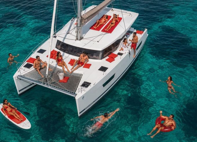 Catamaran Fountaine Pajot Lucia 40 12.8m