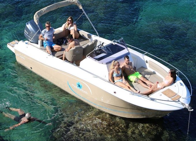 Motorboat Pacific Craft Open 750 225hp