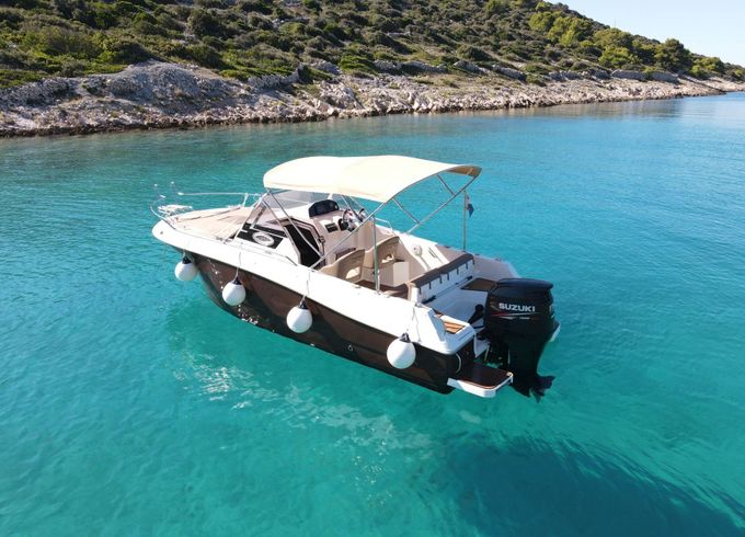 Motorboat Atlantic marine Sun Cruiser 655 175hp