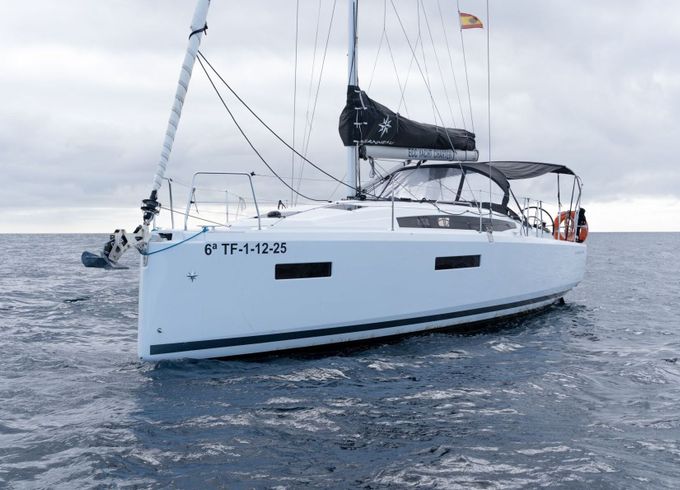 Sailboat Sun Odyssey 380 11m